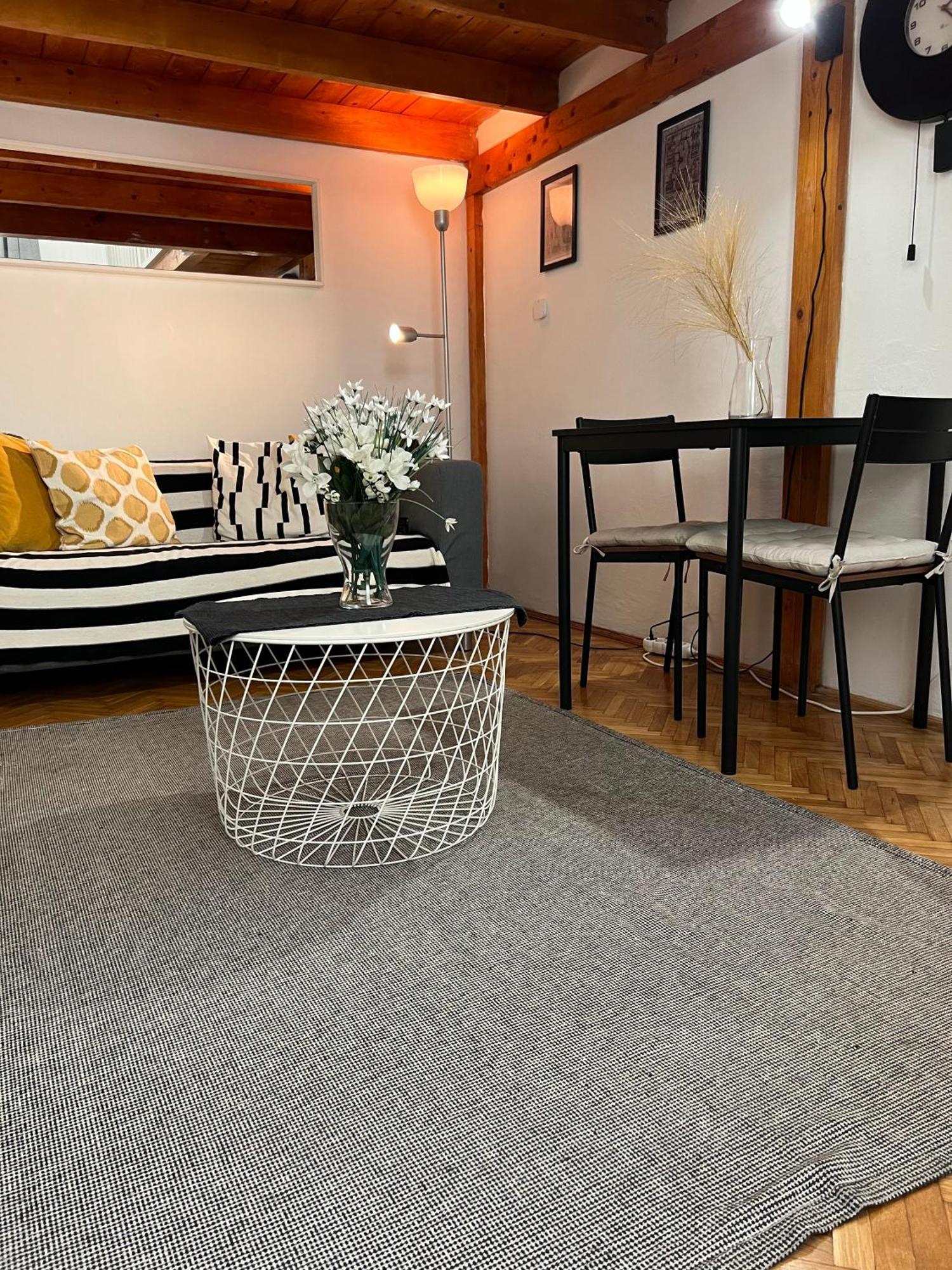Lovely Little Loft Studio In The Heart Of Budapest Bagian luar foto